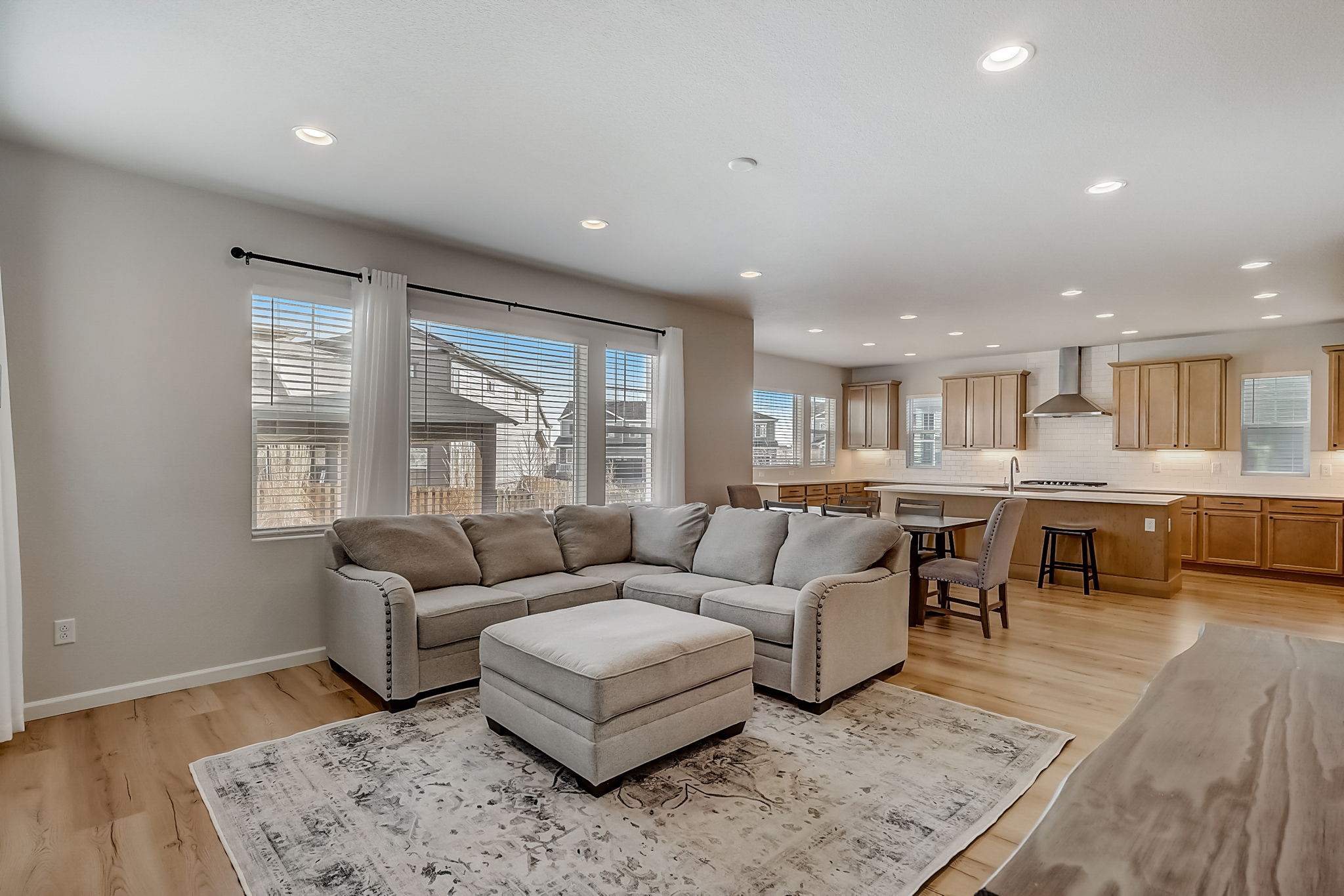 N Oak Hill Way-010