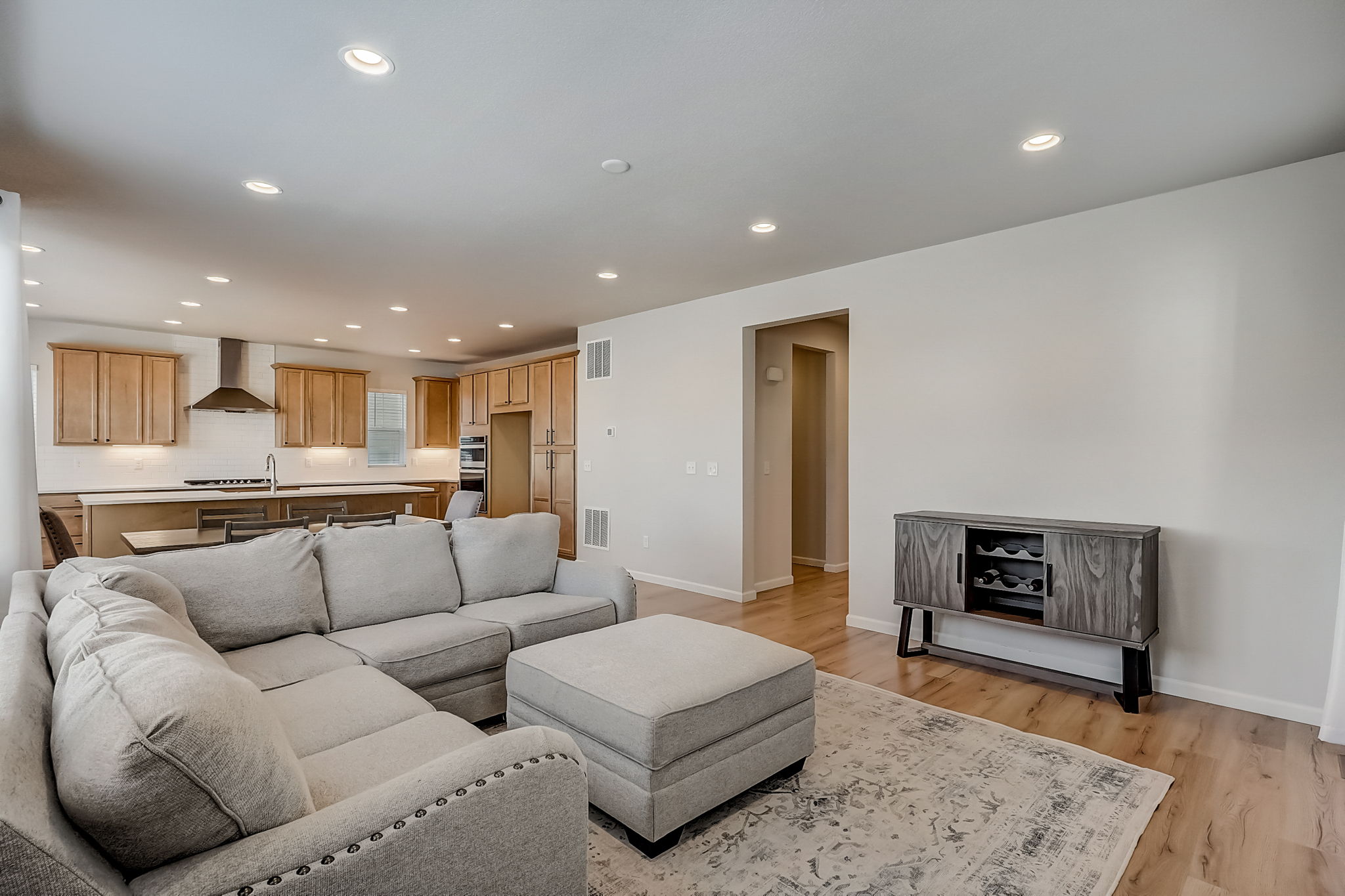 N Oak Hill Way-009