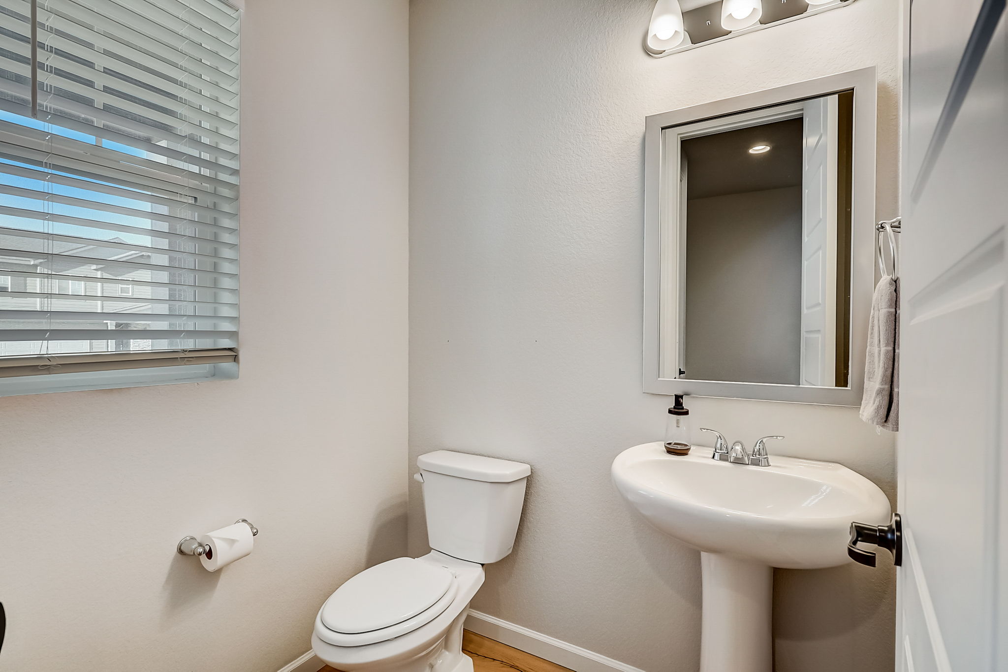 N Oak Hill Way-020