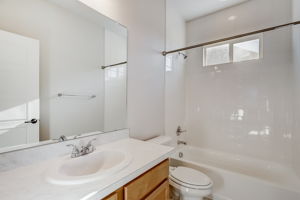 N Oak Hill Way-033