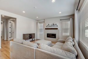 N Oak Hill Way-008