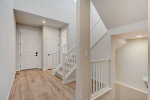 N Oak Hill Way-006