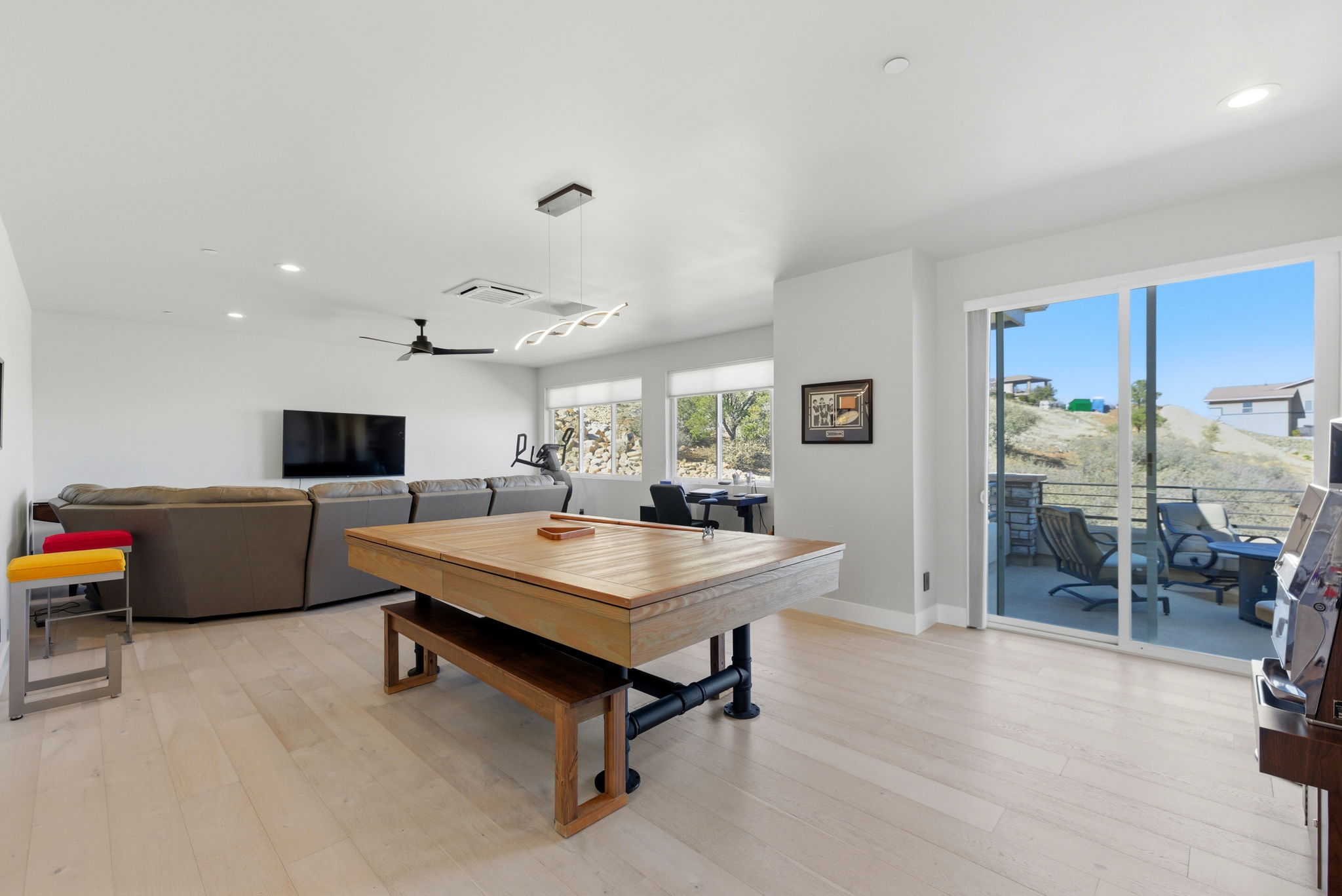 Family Room (1)