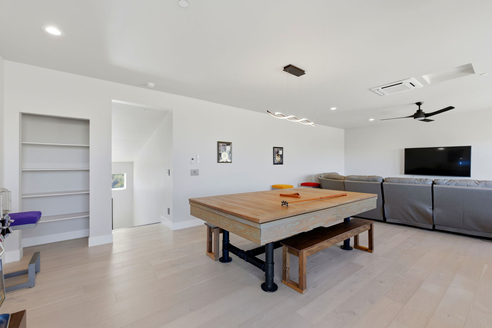 Family Room (2)