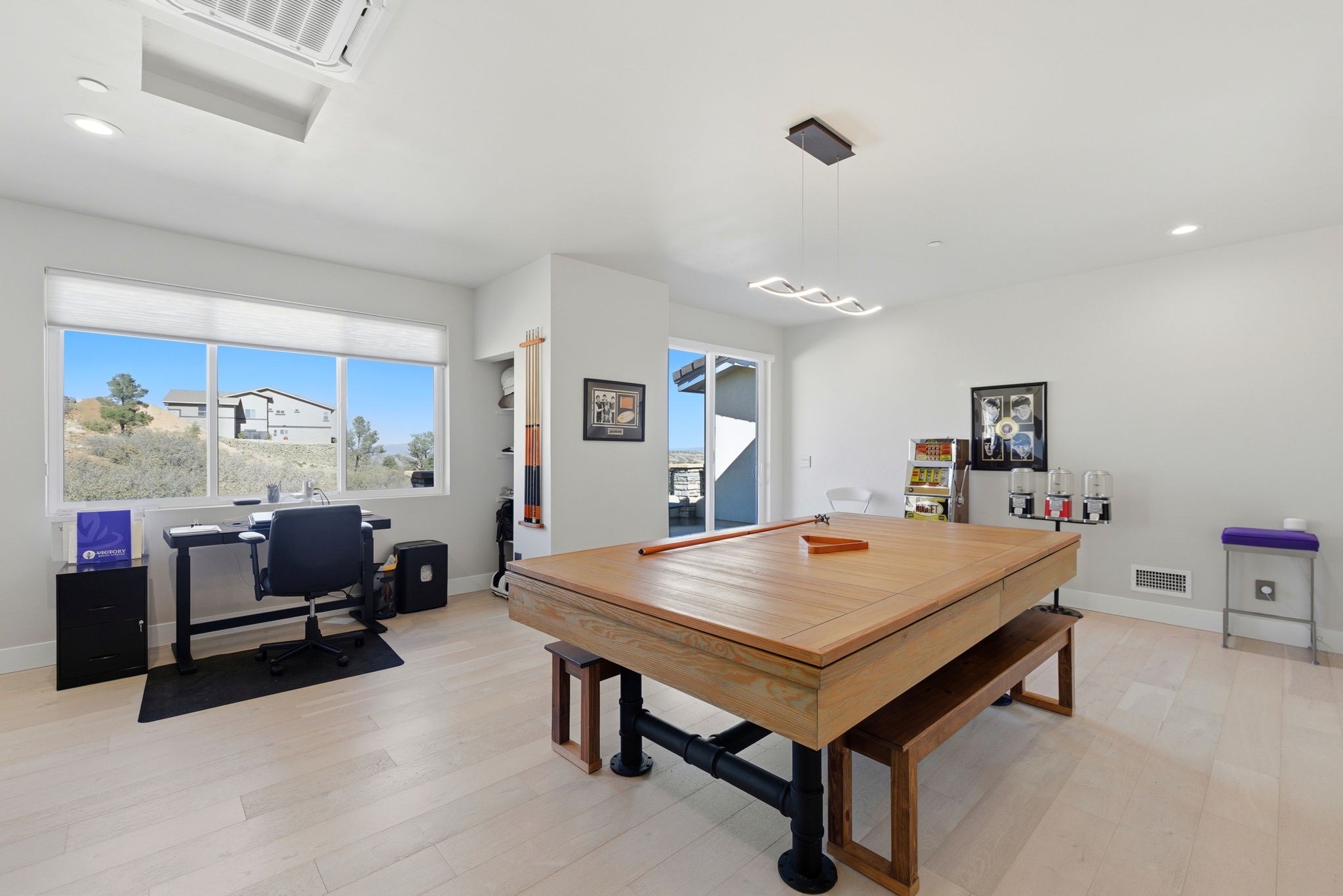 Family Room (4)