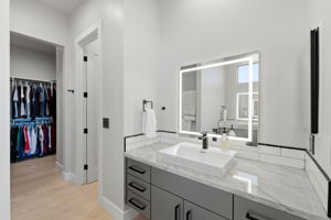 Primary Bathroom (2)