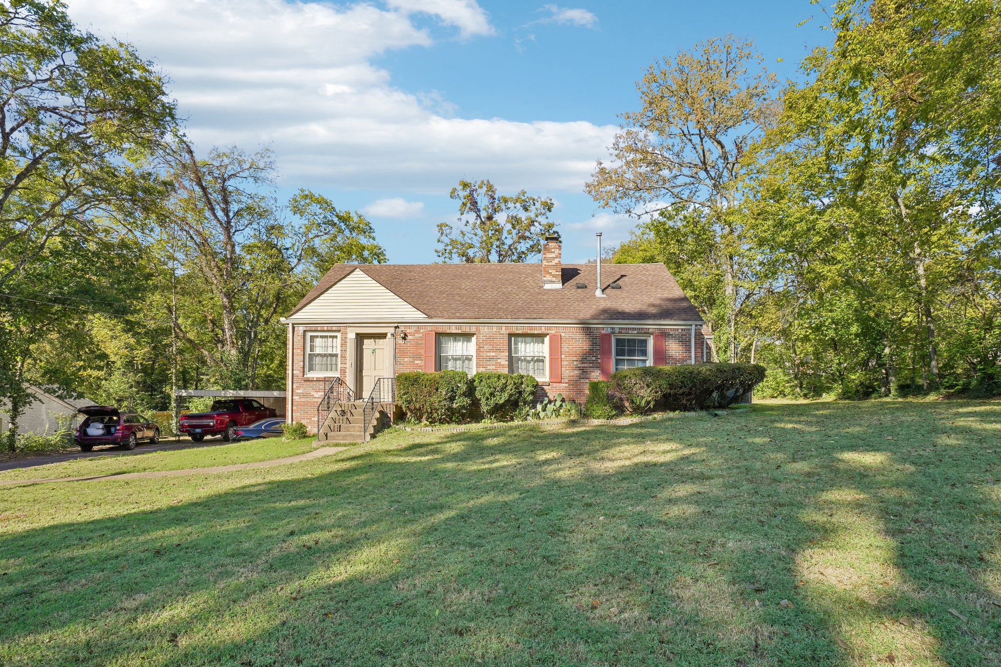 W Marthona Rd-S2410-002.jpg