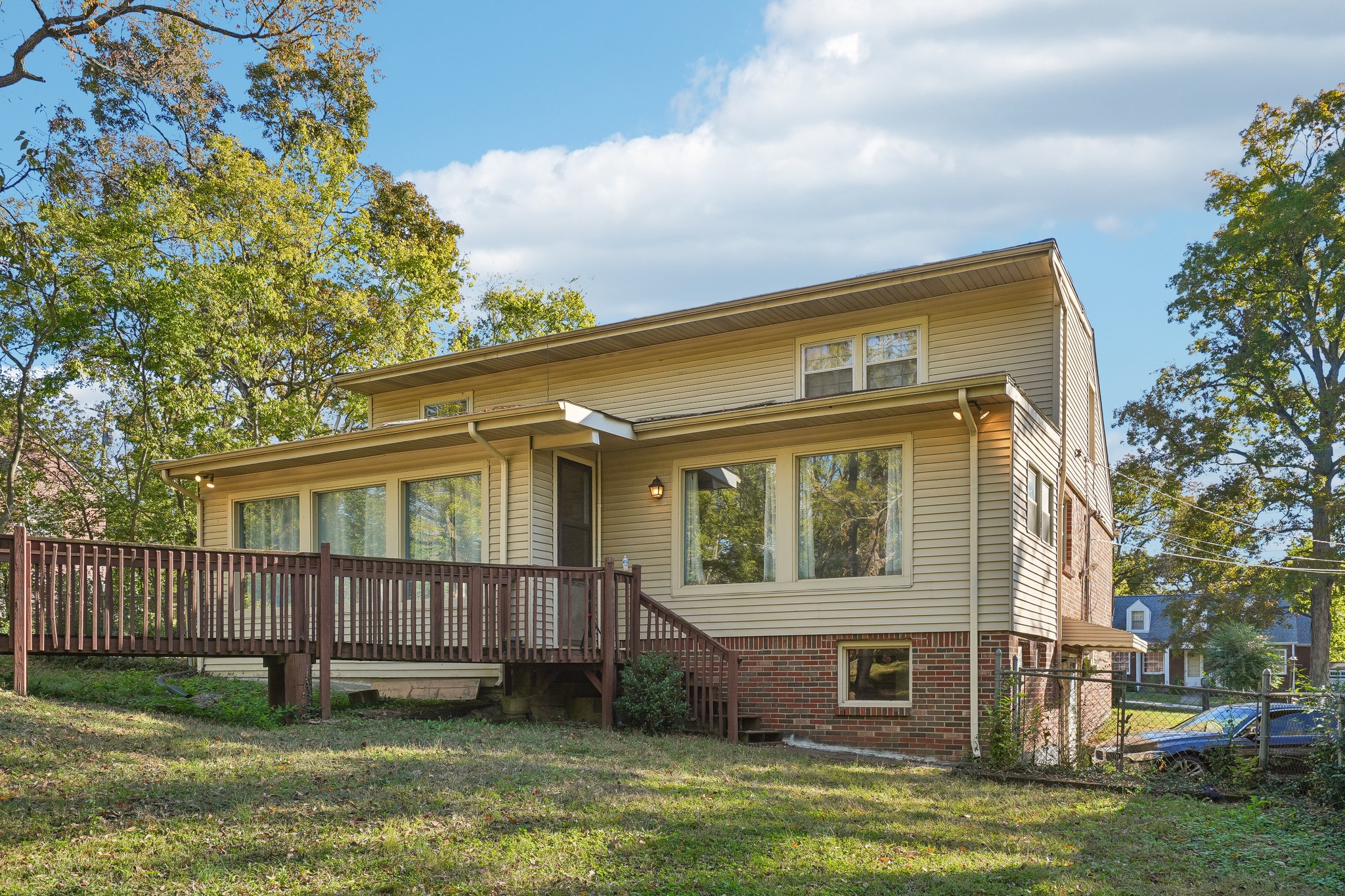 W Marthona Rd-S2410-055.jpg