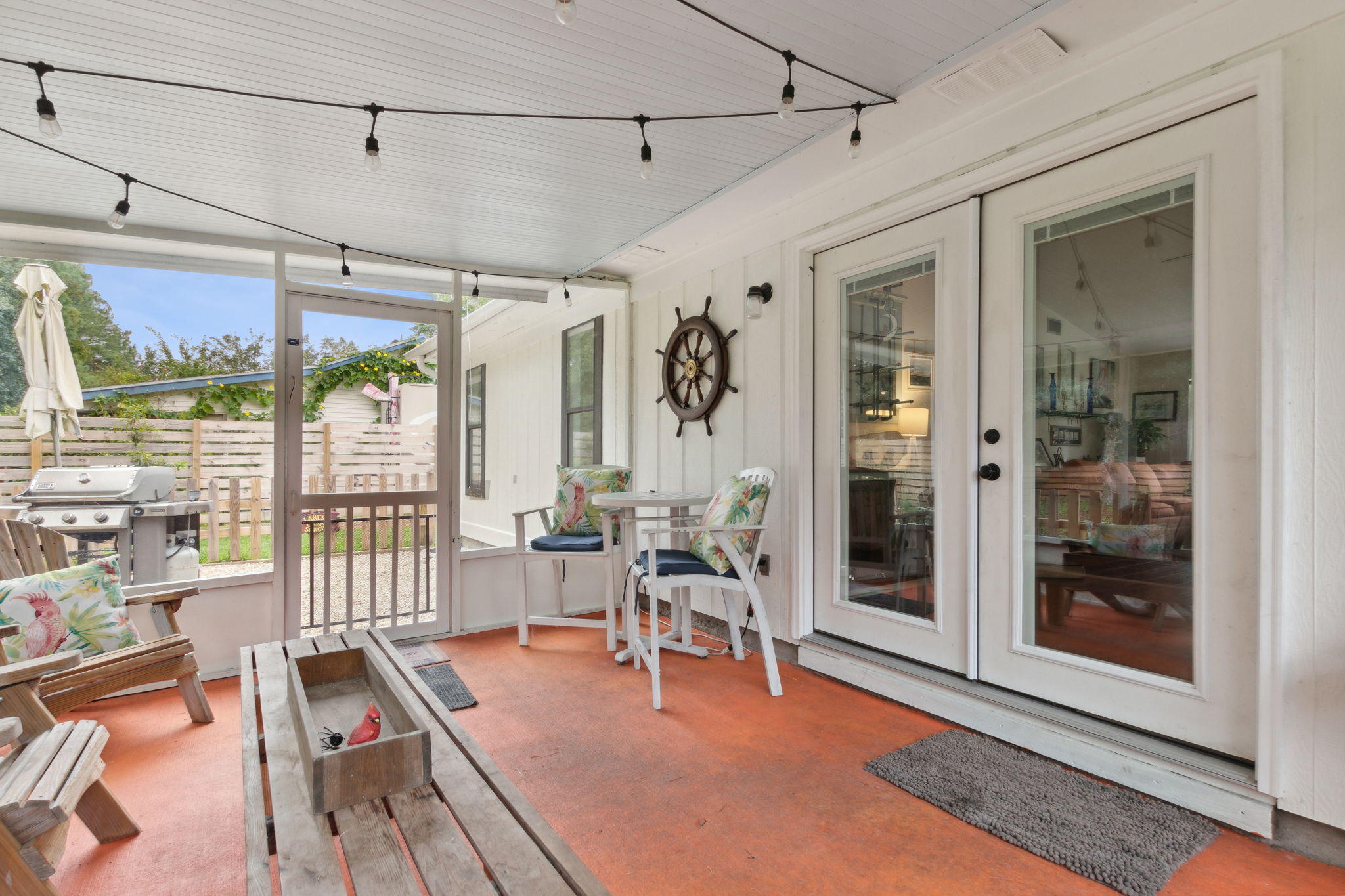 Screened-in Porch