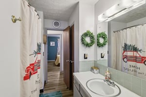 Benton St-S2911-025.jpg