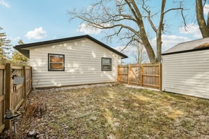 Benton St-S2911-042.jpg