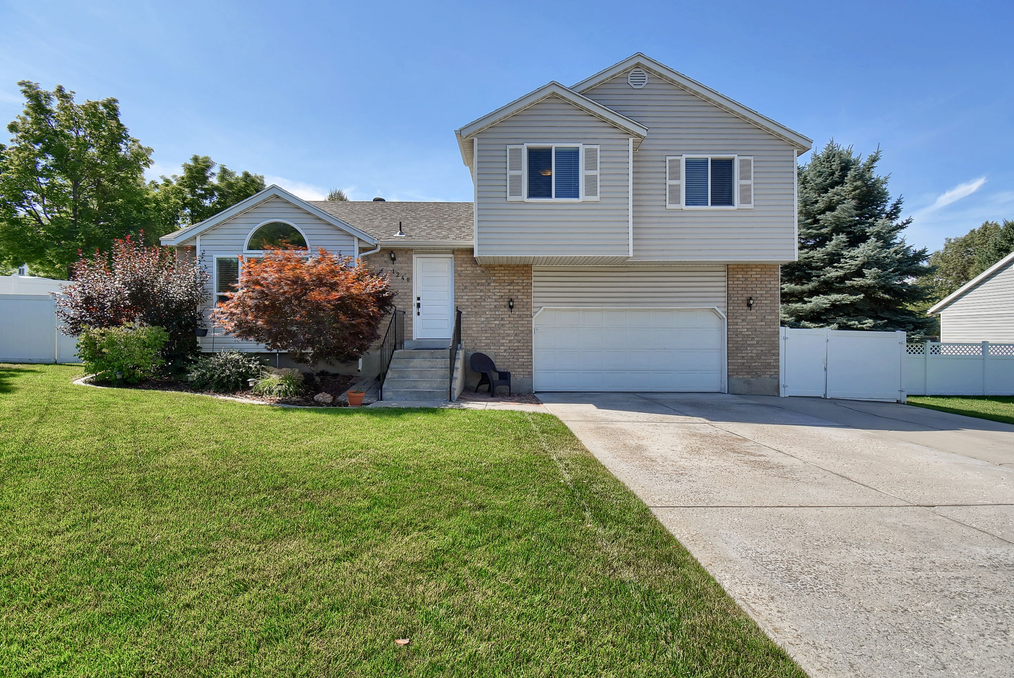  1240 E Sandy Ridge Dr,, Sandy, UT 84094, US