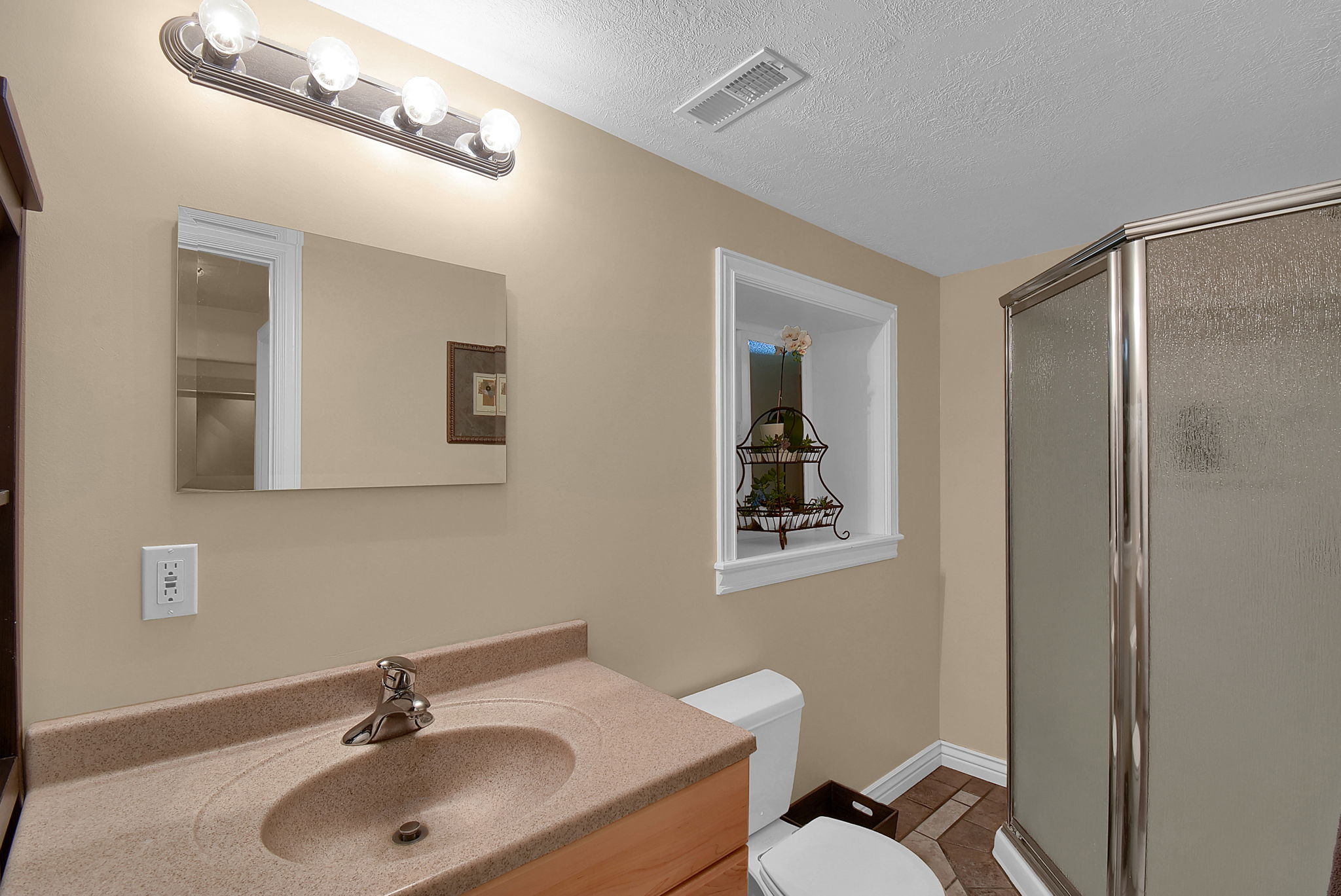  1240 E Sandy Ridge Dr,, Sandy, UT 84094, US Photo 17