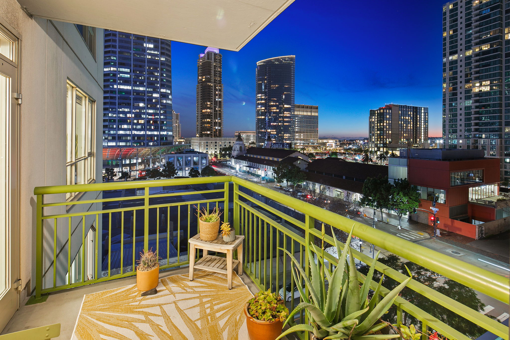 1240 India St 703-142