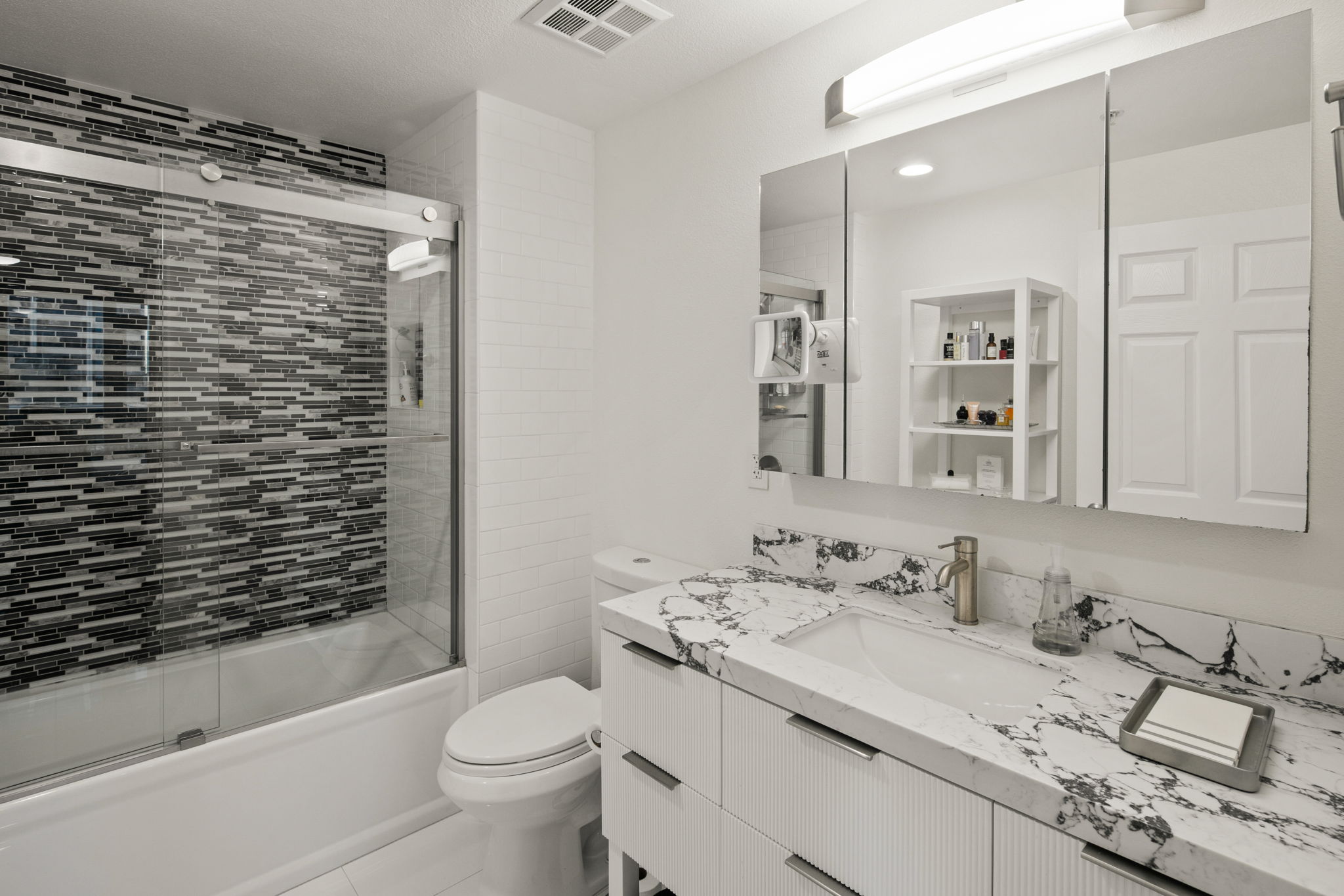 1240 India St 703-73