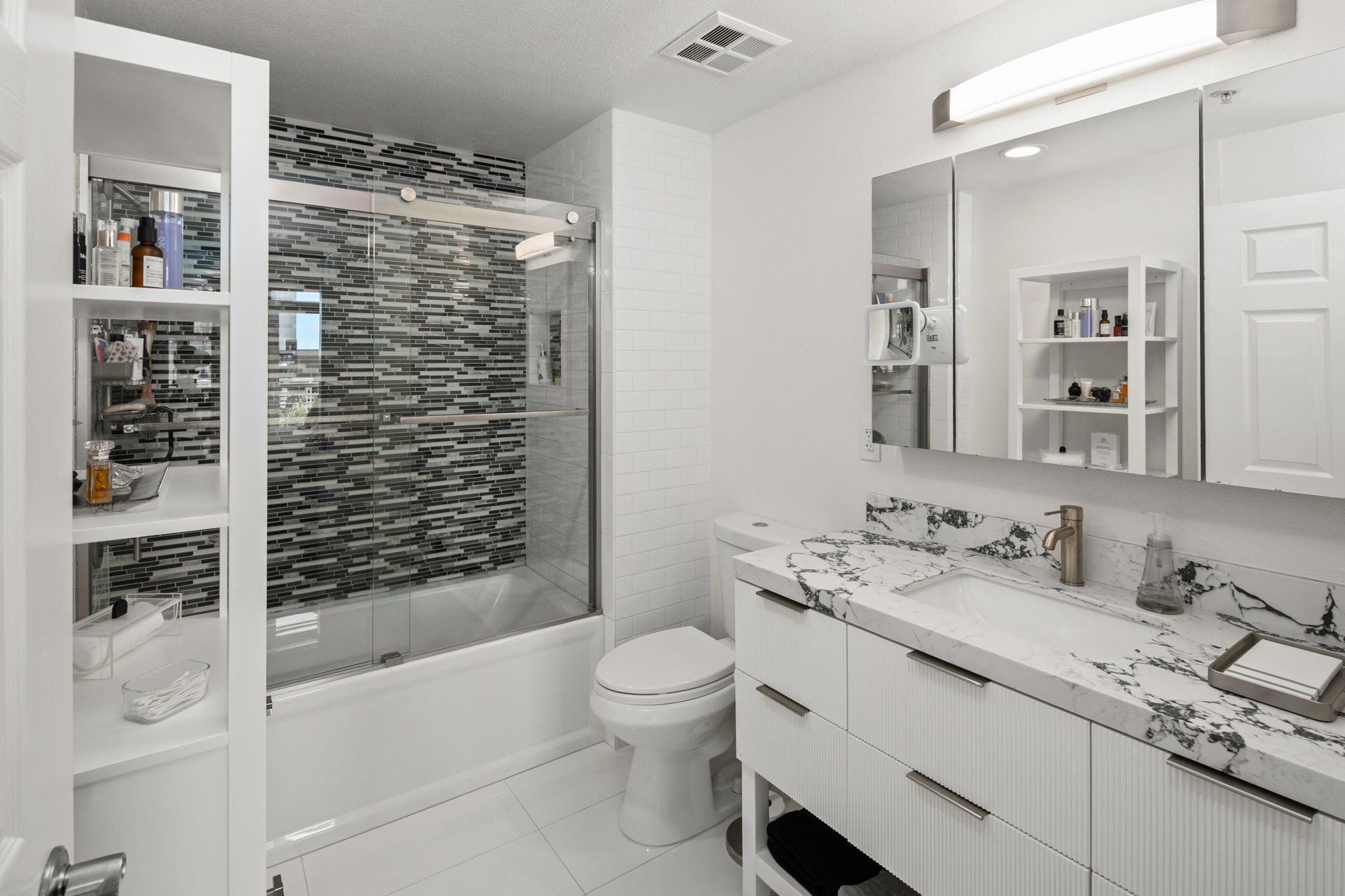 1240 India St 703-54