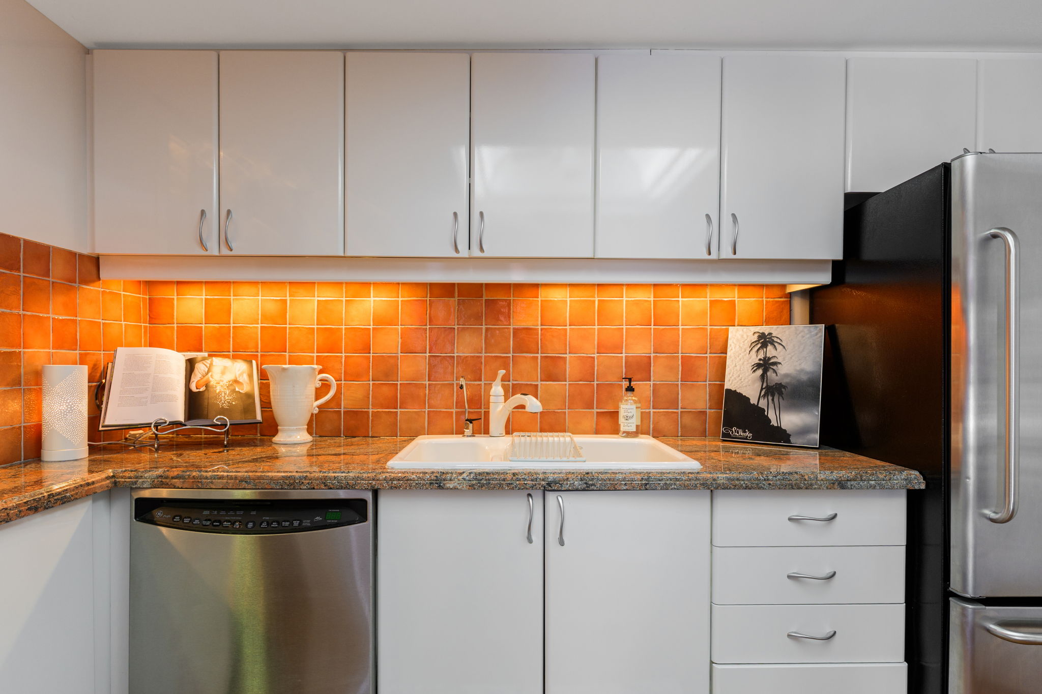 Under cabinet lighting