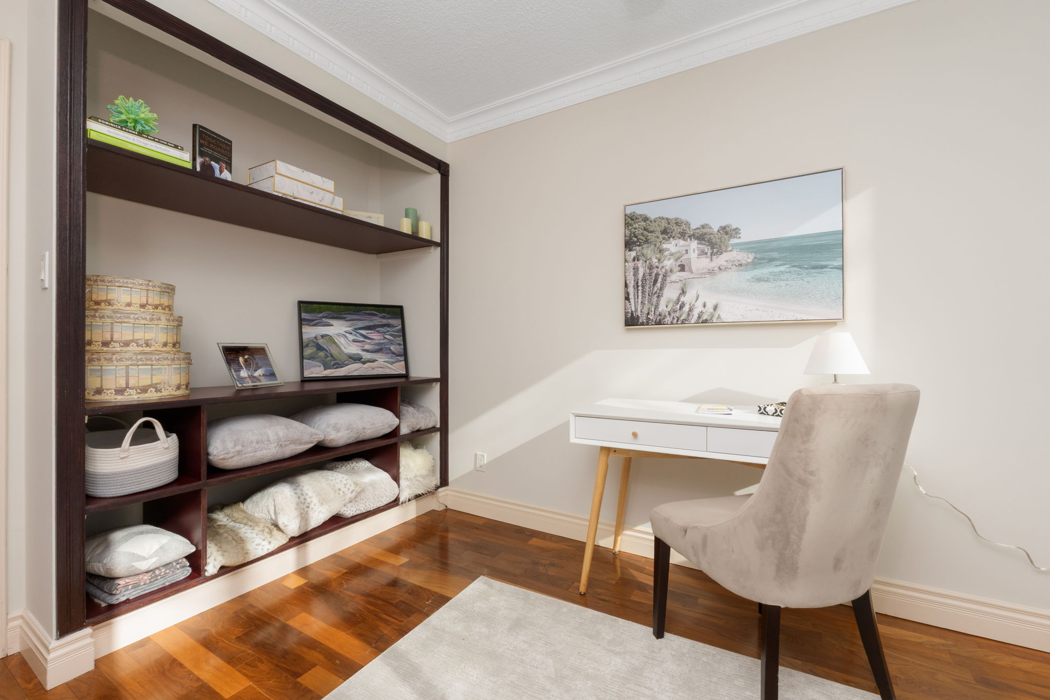 Bright 3 bedroom/office