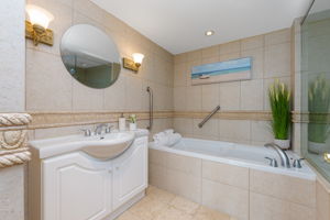 4-pce Primary ensuite bathroom