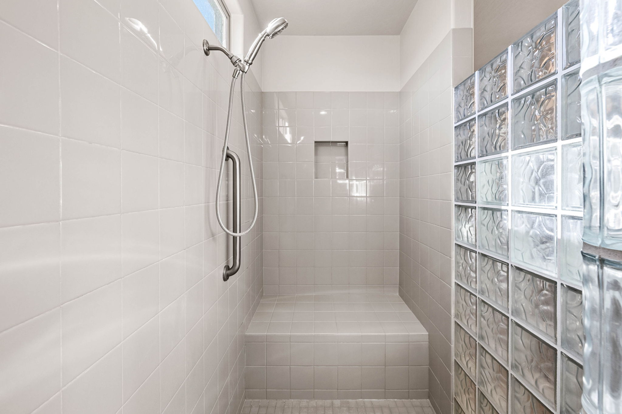 Primary Bathroom (2)