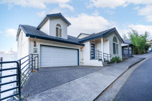  Photo 0
