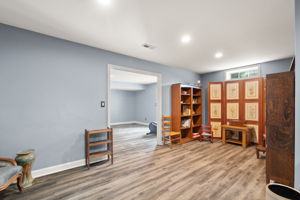  Photo 77