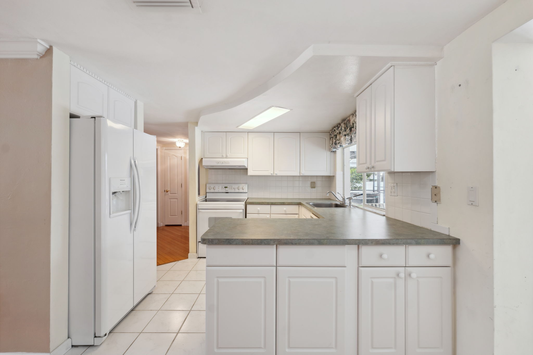 Kitchen with plenty of cabinets