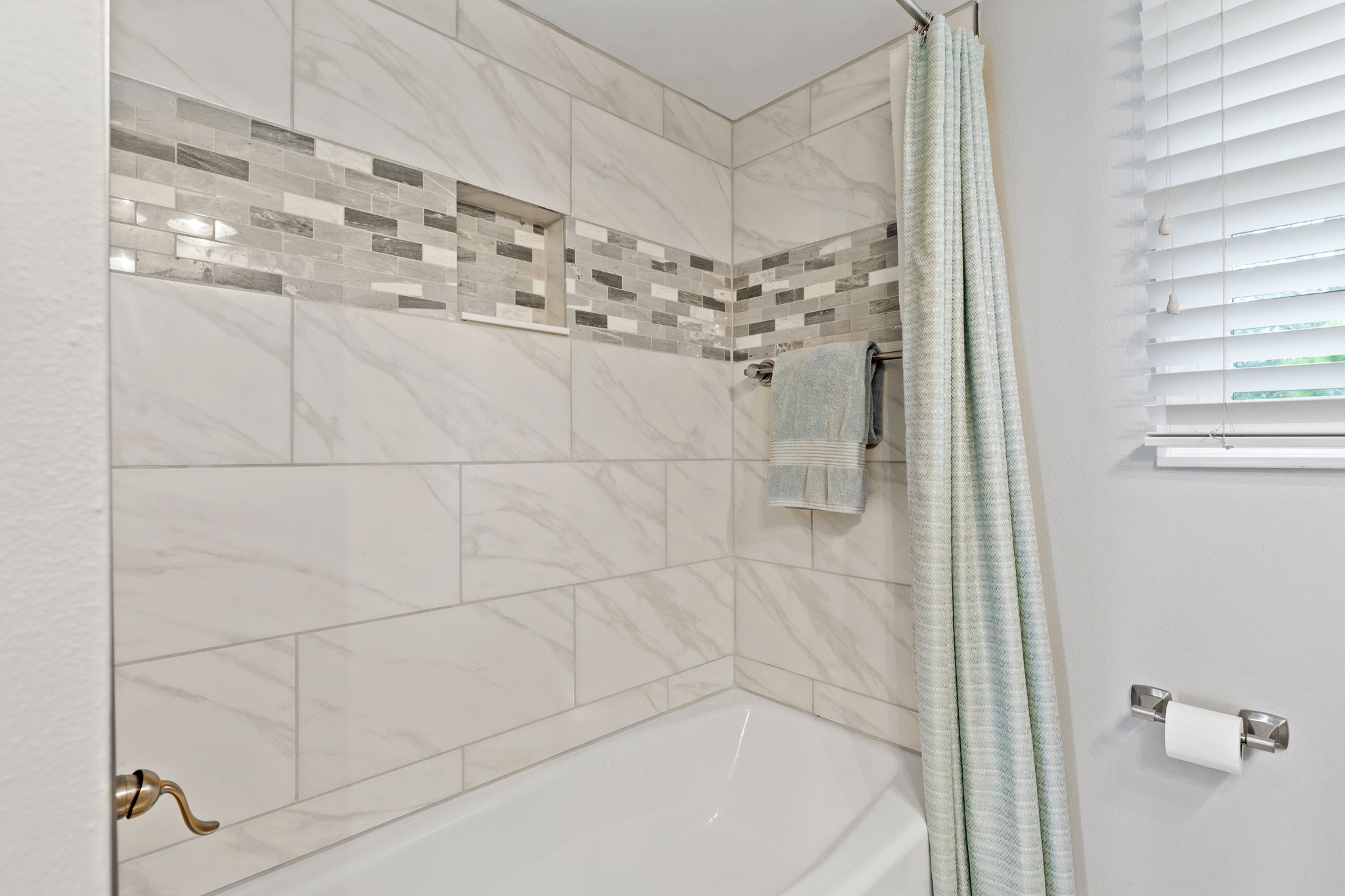 12408 Hull Rd-15