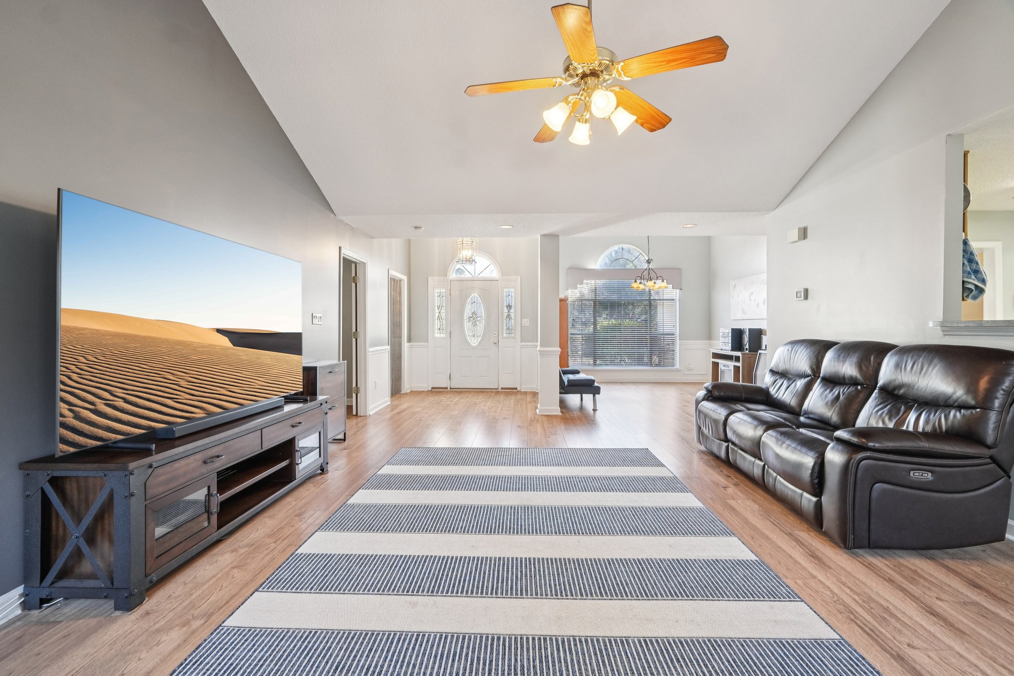 Sandringham Pl-S1301-015.jpg