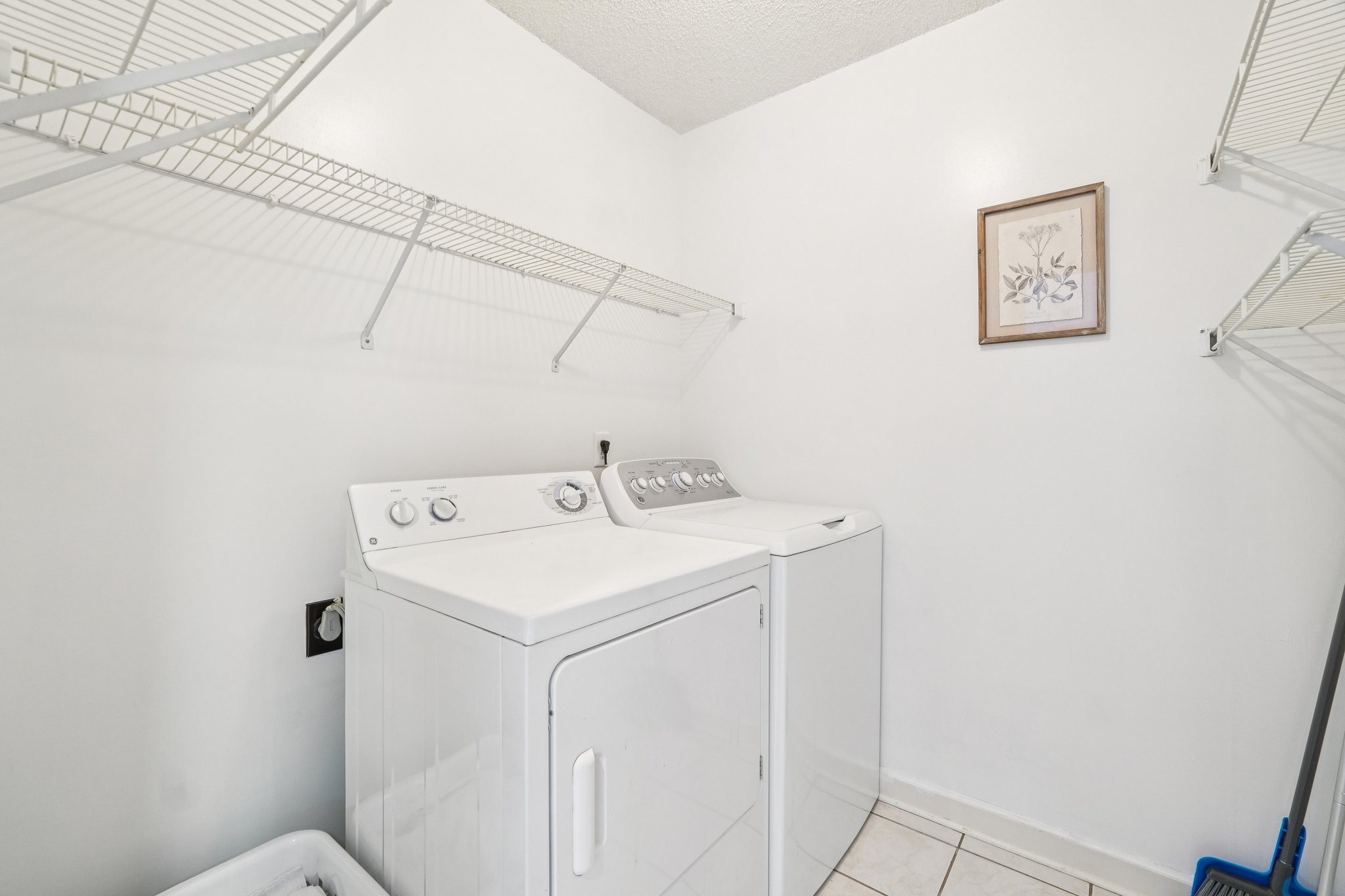 Sandringham Pl-S1301-040.jpg