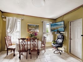Taylor Ave-0905-011.jpg