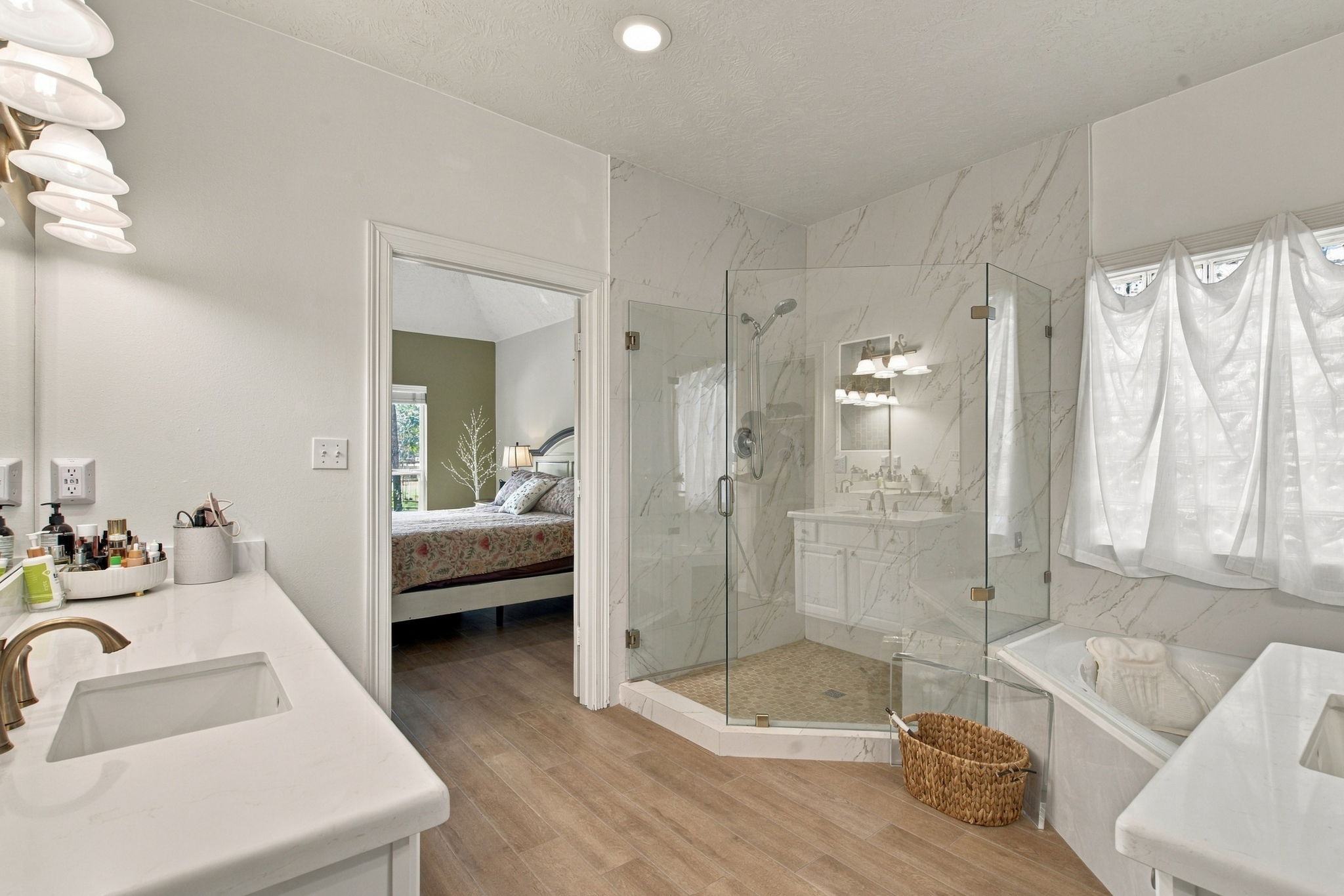  Photo 43
