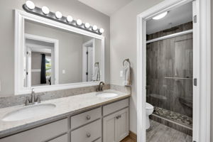 Upstairs Bathroom - Shared