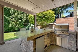 Outdoor Kitchen