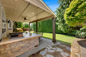 Outdoor Kitchen