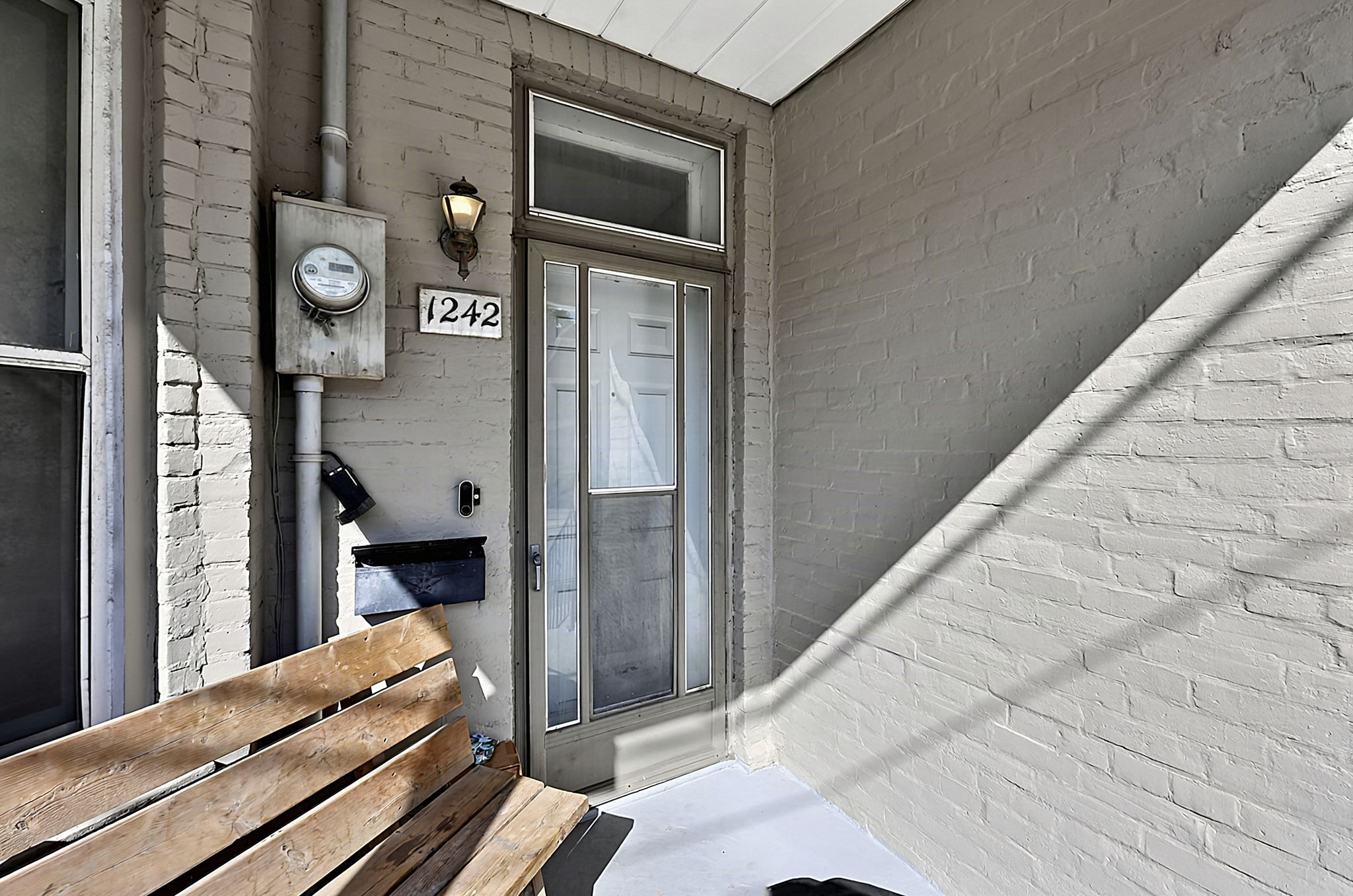  Photo 8