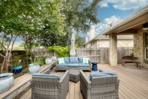 Deck/Entertainment Area