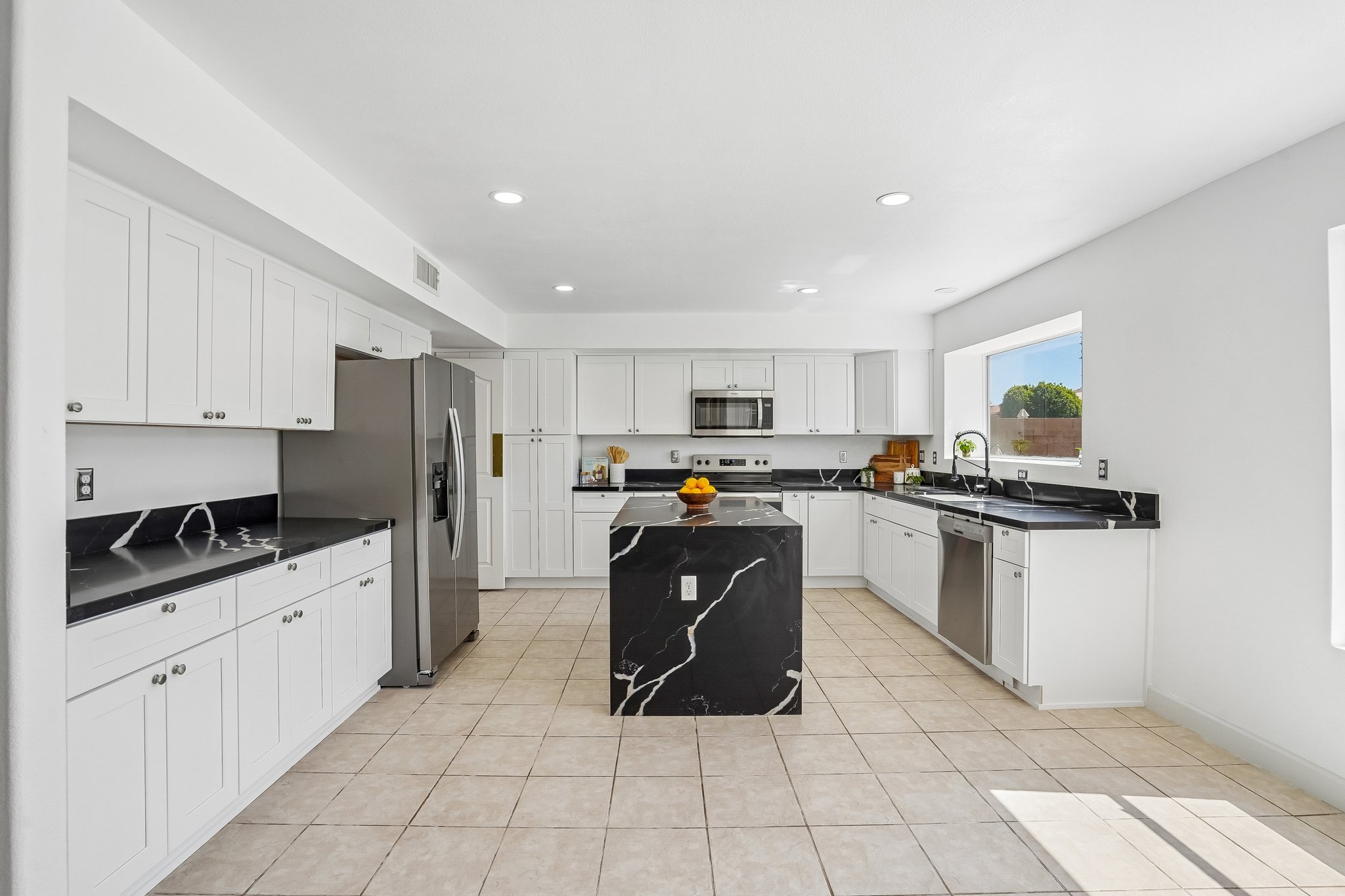 12425 W Encanto Blvd-S1109-015.jpg