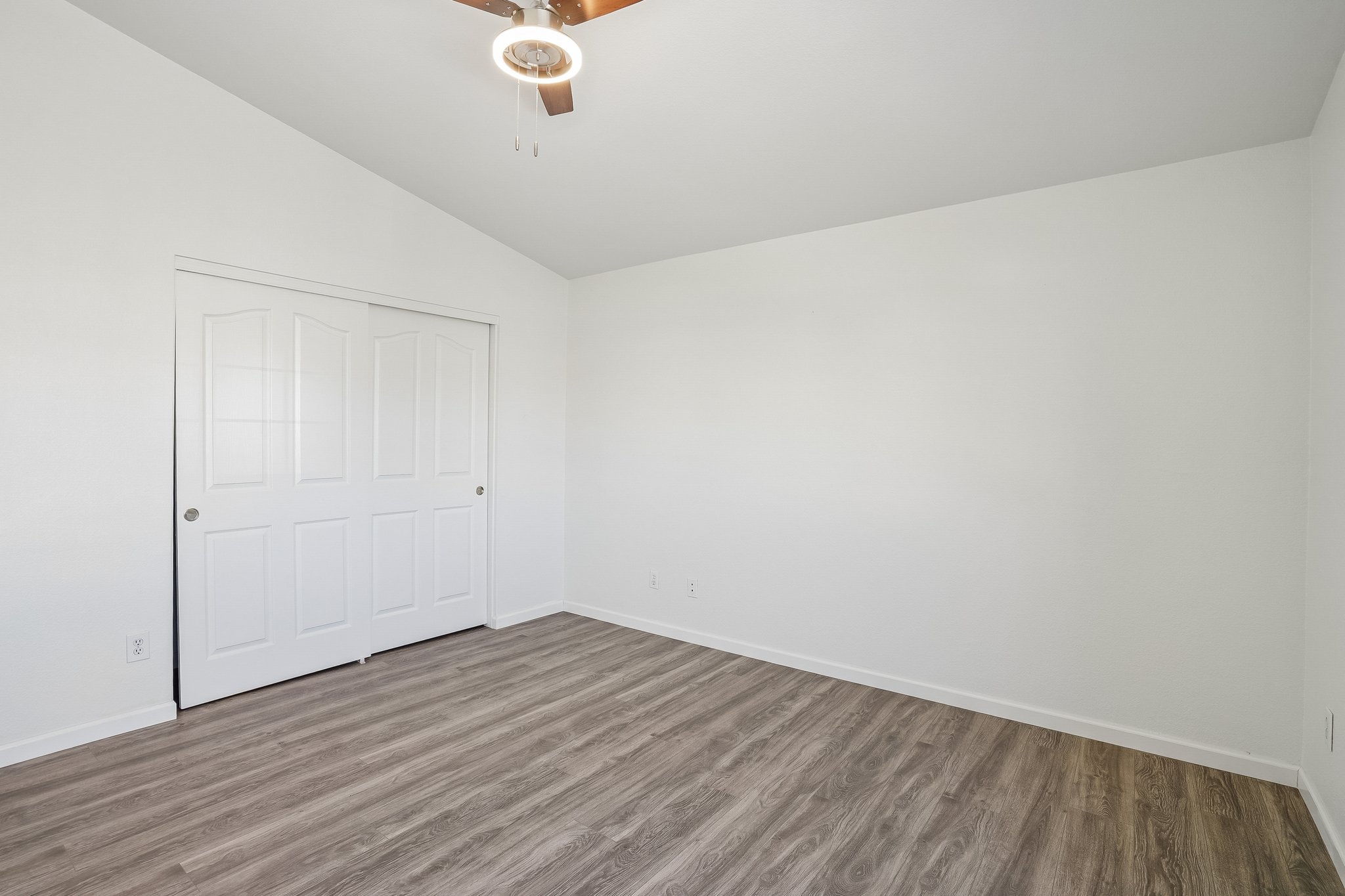12425 W Encanto Blvd-S1109-047.jpg