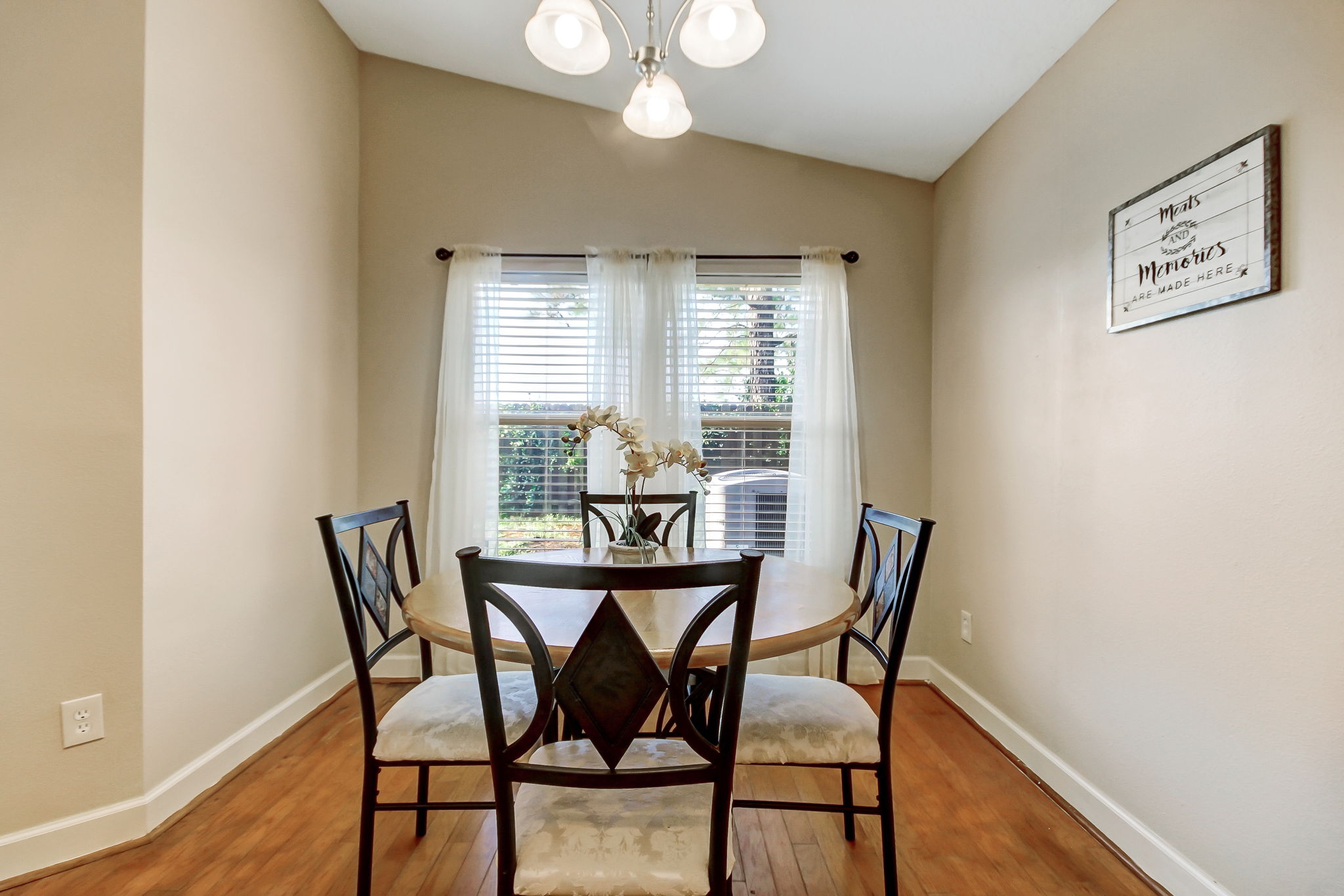 Breakfast Nook