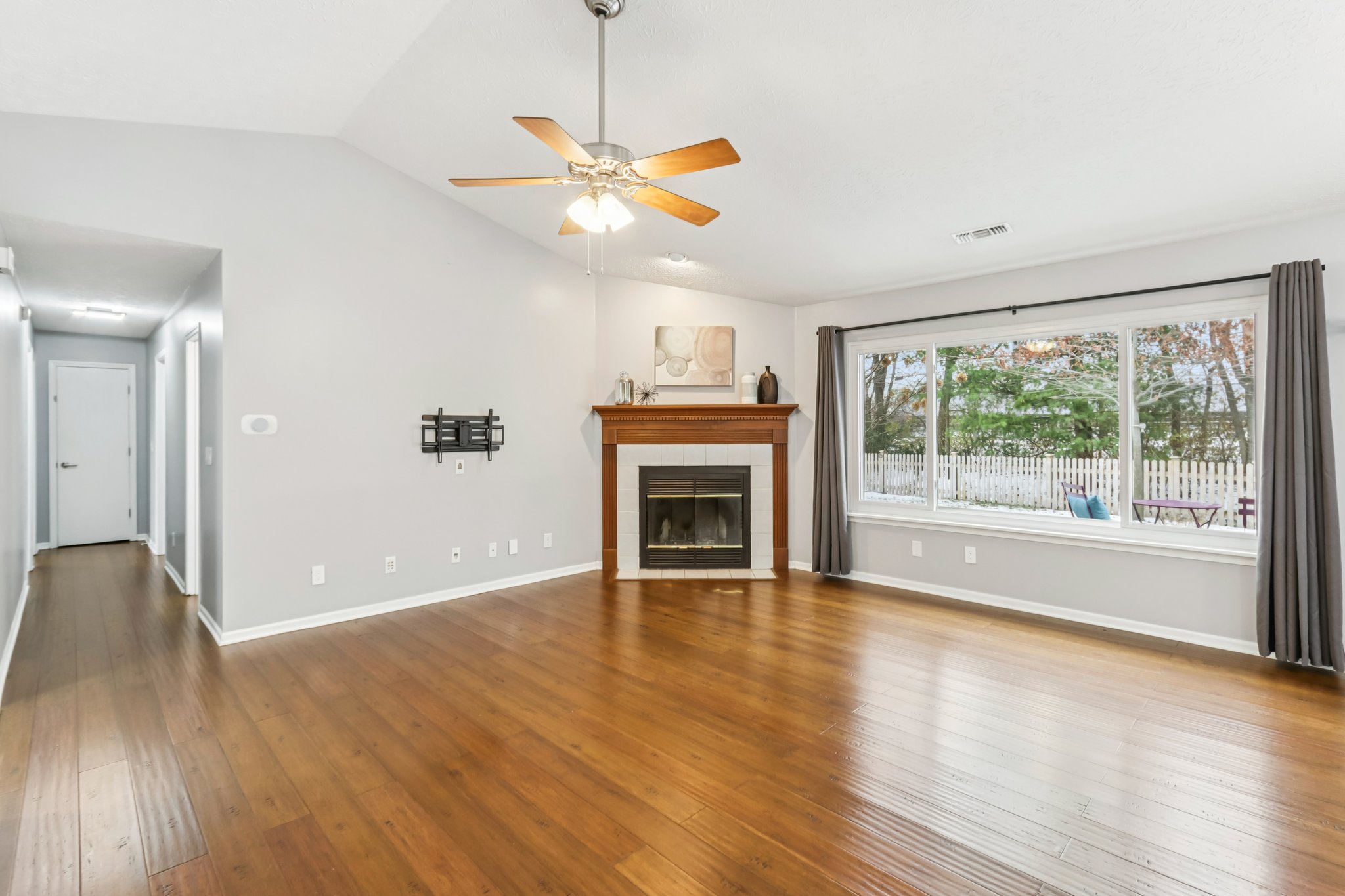 Trumbull Ct-S0712-009.jpg