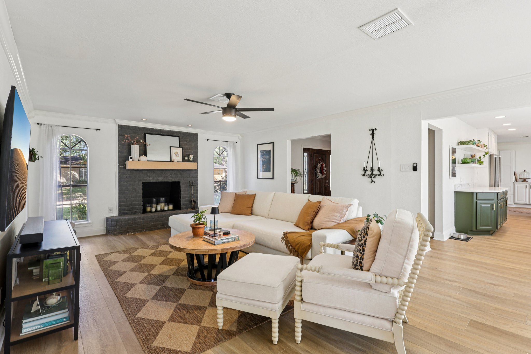 Westmere Dr-S2810-006.jpg