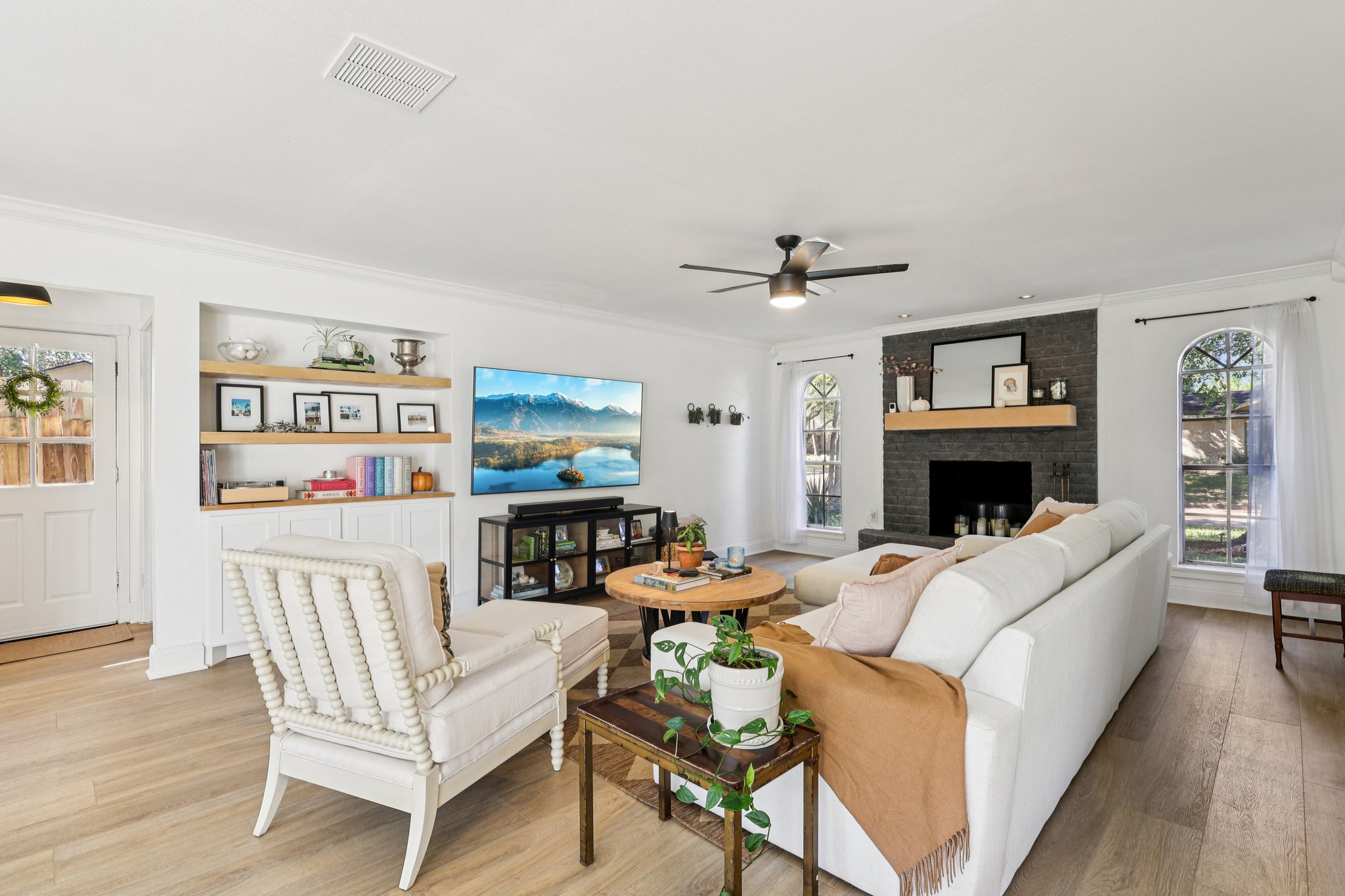 Westmere Dr-S2810-007.jpg