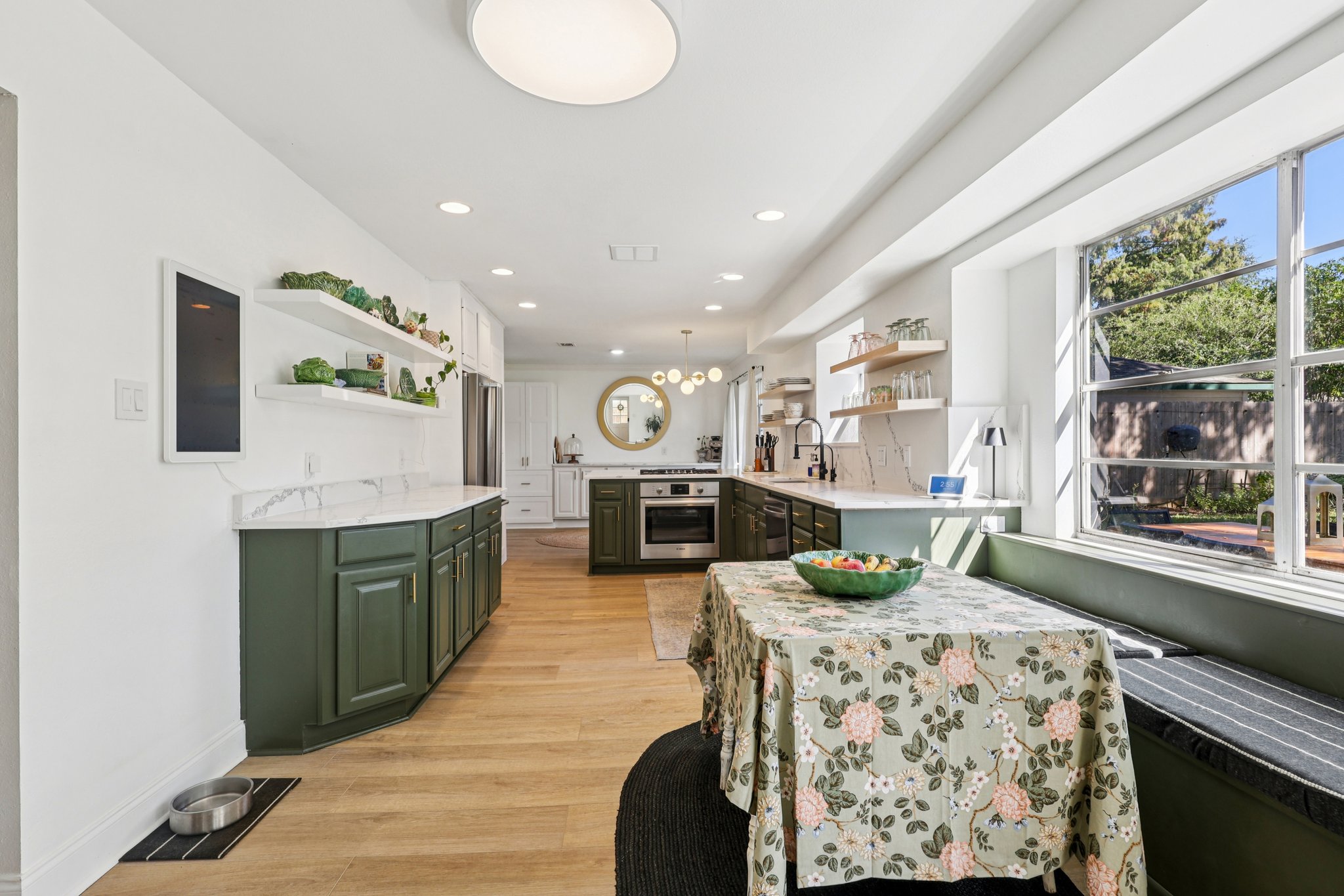 Westmere Dr-S2810-015.jpg