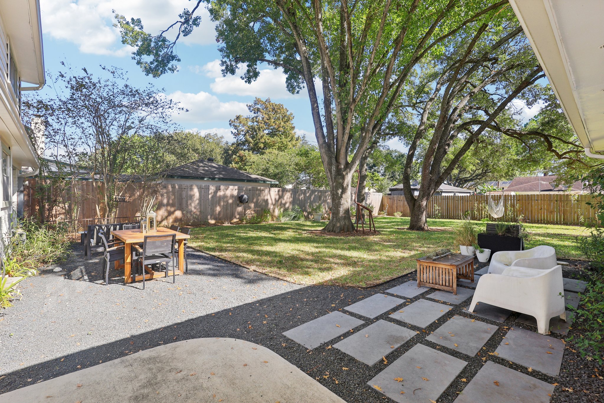 Westmere Dr-S2810-030.jpg