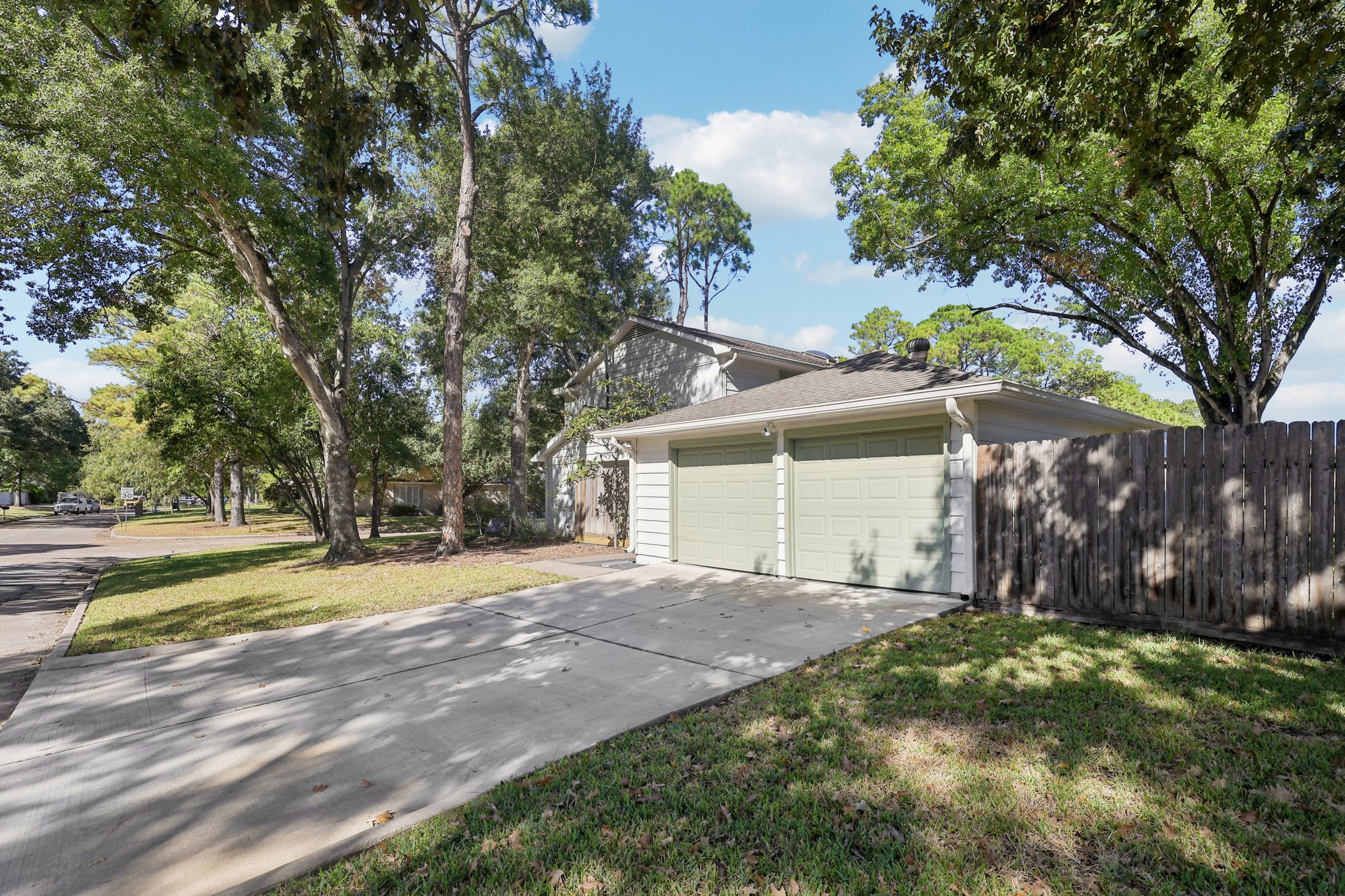 Westmere Dr-S2810-034.jpg