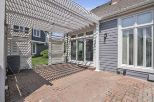  Photo 44