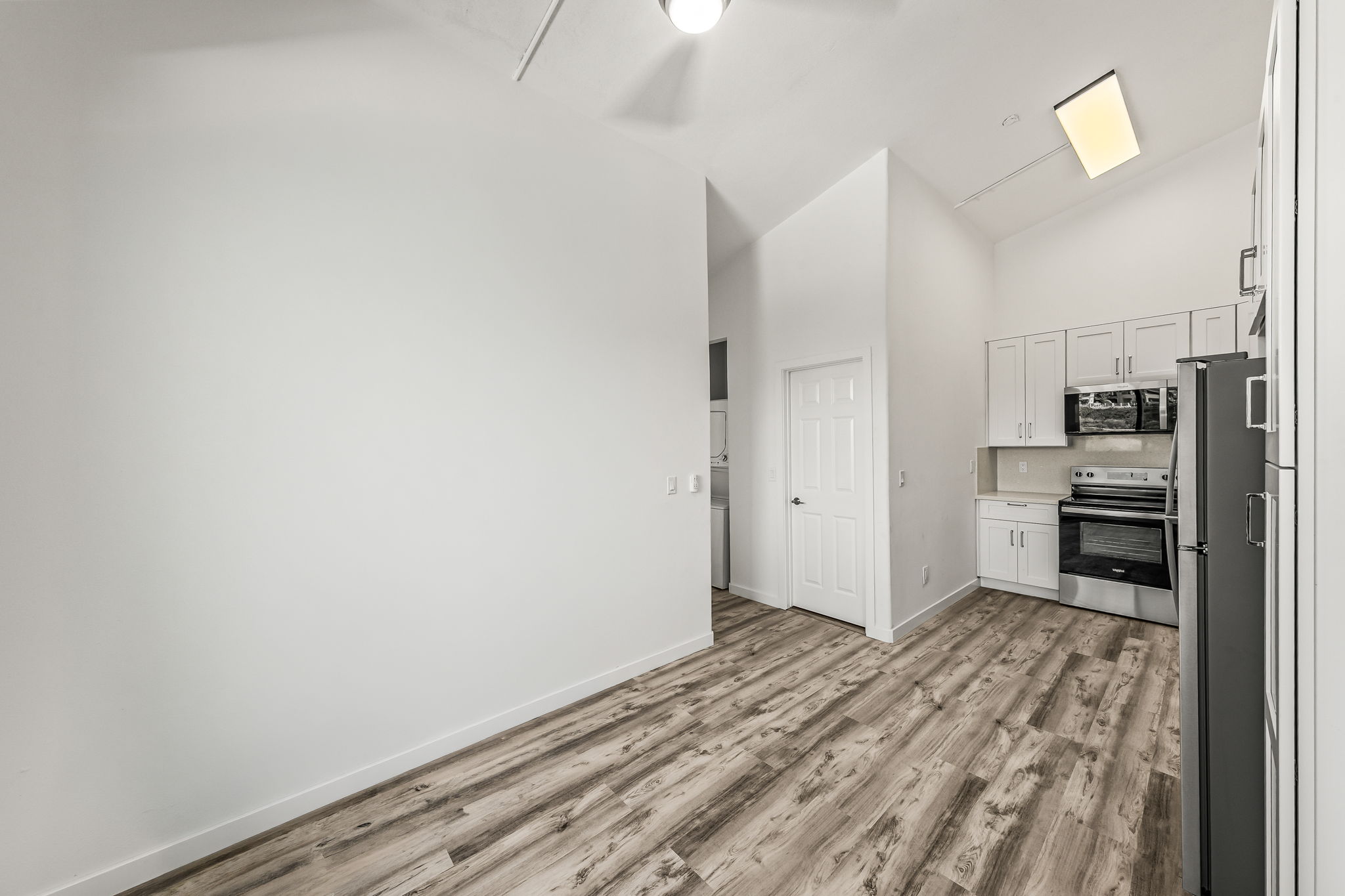 1243-1245 Van Nuys St-36