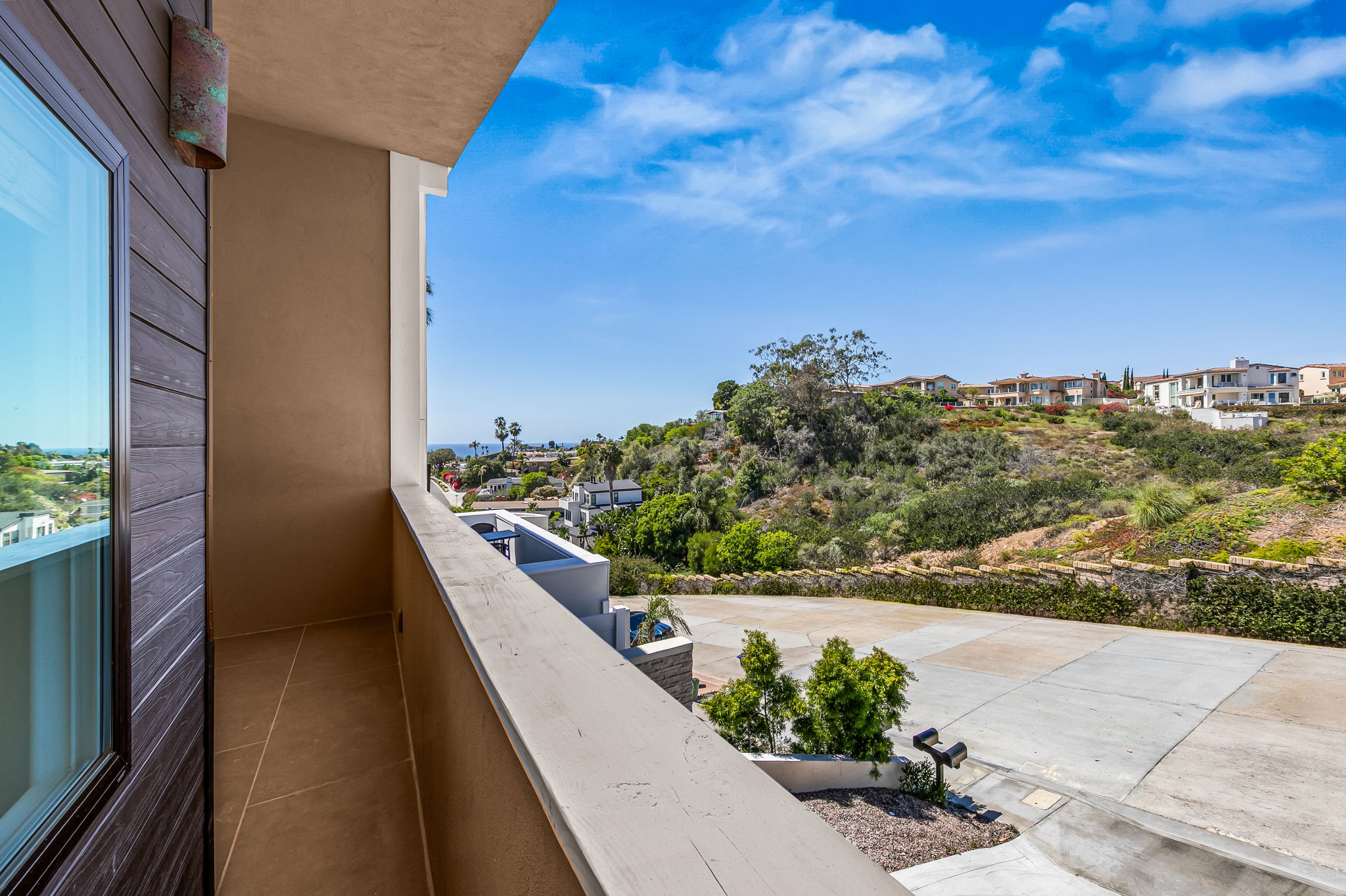 1243-1245 Van Nuys St-35