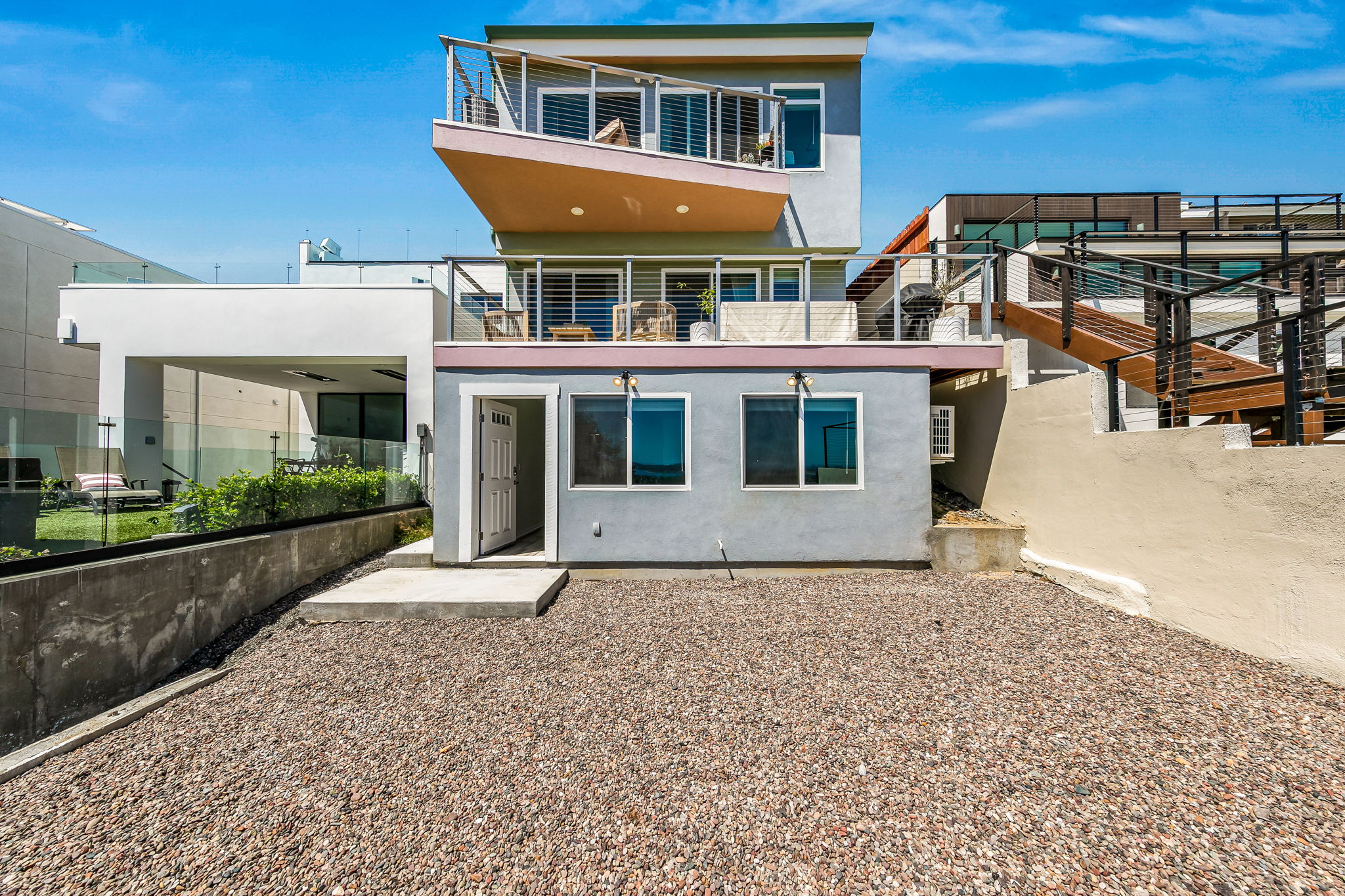 1243-1245 Van Nuys St-27